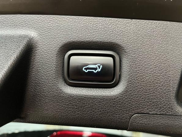 Hyundai Santa Fe IV Рестайлинг с пробегом 2021 года, цена 2 535 000 рублей, 241901 км, внедорожник, Автокод Объявления