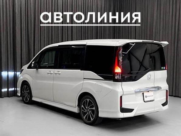 Honda Stepwgn V Рестайлинг с пробегом 2020 года, цена 2 340 000 рублей, 72000 км, минивэн, Автокод Объявления