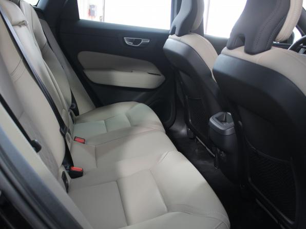 Volvo XC60 II Рестайлинг 2 с пробегом 2025 года, цена 6 050 000 рублей, 20 км, внедорожник, Автокод Объявления