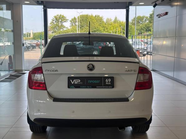 Skoda Rapid I с пробегом 2015 года, цена 970 000 рублей, 200471 км, лифтбек, Автокод Объявления