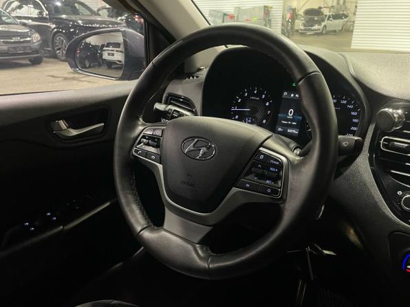 Hyundai Solaris II Рестайлинг с пробегом 2022 года, цена 1 620 000 рублей, 82574 км, седан, Автокод Объявления