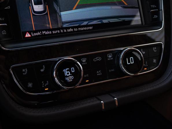 Bentley Bentayga I с пробегом 2019 года, цена 16 640 000 рублей, 21470 км, внедорожник, Автокод Объявления