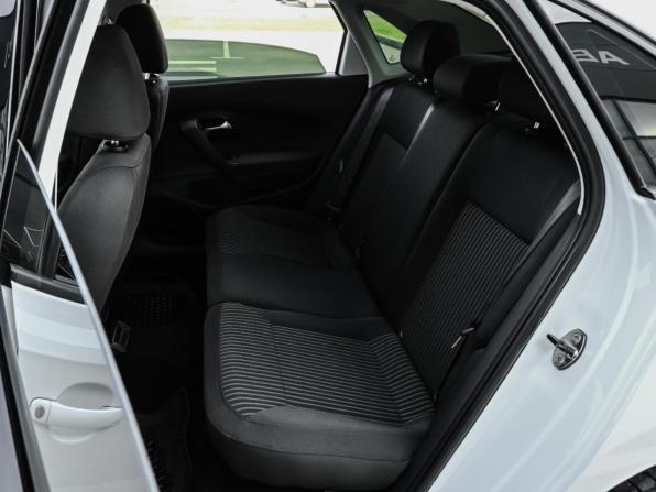 Volkswagen Polo V с пробегом 2015 года, цена 1 185 000 рублей, 97374 км, седан, Автокод Объявления