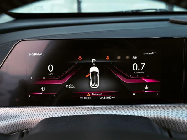 Changan UNI-T I с пробегом 2023 года, цена 2 110 000 рублей, 54010 км, внедорожник, Автокод Объявления