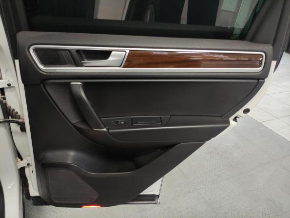 Volkswagen Touareg II Рестайлинг с пробегом 2015 года, цена 2 533 000 рублей, 308921 км, внедорожник, Автокод Объявления
