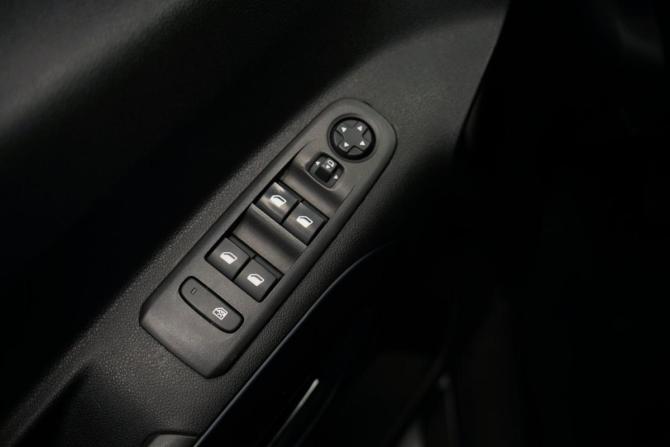 Peugeot Rifter I с пробегом 2020 года, цена 1 984 000 рублей, 156000 км, минивэн, Автокод Объявления