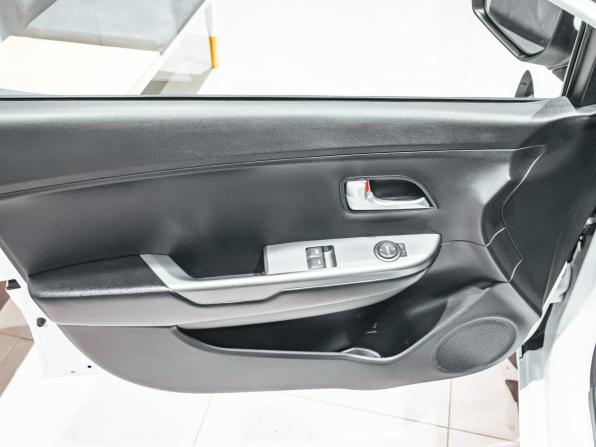 Kia Rio III Рестайлинг с пробегом 2017 года, цена 1 078 145 рублей, 94090 км, хэтчбек, Автокод Объявления