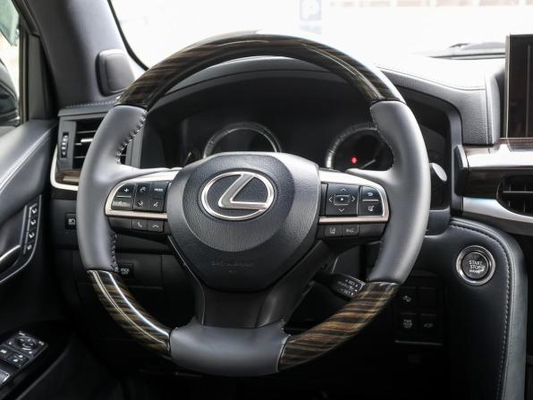 Lexus LX III Рестайлинг 2 с пробегом 2019 года, цена 9 150 000 рублей, 121105 км, внедорожник, Автокод Объявления