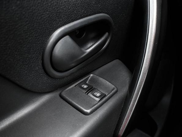 Renault Sandero II с пробегом 2015 года, цена 889 000 рублей, 24455 км, хэтчбек, Автокод Объявления