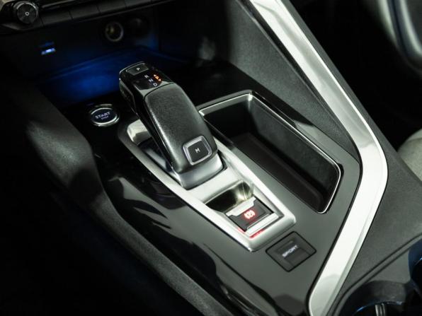 Peugeot 5008 II с пробегом 2018 года, цена 1 549 777 рублей, 200945 км, внедорожник, Автокод Объявления