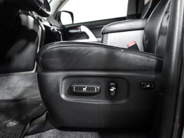 Toyota Land Cruiser 200 Series Рестайлинг 1 с пробегом 2013 года, цена 2 755 000 рублей, 303959 км, внедорожник, Автокод Объявления
