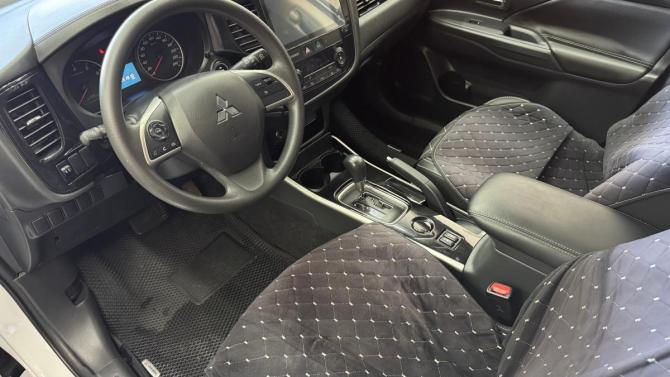 Mitsubishi Outlander III Рестайлинг 3 с пробегом 2022 года, цена 2 653 100 рублей, 51765 км, внедорожник, Автокод Объявления