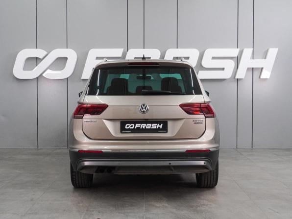 Volkswagen Tiguan II с пробегом 2017 года, цена 1 664 000 рублей, 311130 км, внедорожник, Автокод Объявления