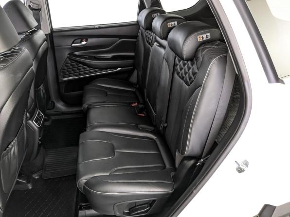 Hyundai Santa Fe IV Рестайлинг с пробегом 2022 года, цена 4 440 000 рублей, 51261 км, внедорожник, Автокод Объявления