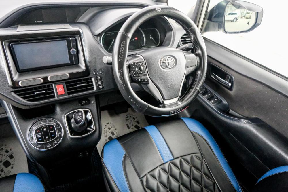 Toyota Voxy III (R80) Красноярск  - изображение 10
