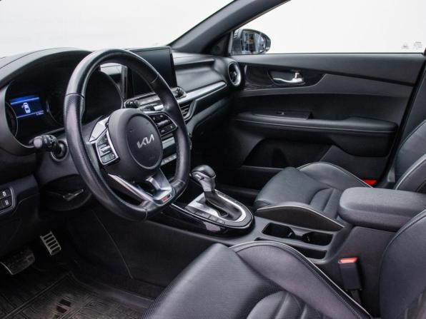 Kia Cerato IV Рестайлинг с пробегом 2021 года, цена 2 454 000 рублей, 52000 км, седан, Автокод Объявления