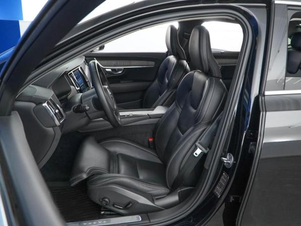 Volvo S90 II Рестайлинг с пробегом 2023 года, цена 4 599 050 рублей, 37771 км, седан, Автокод Объявления