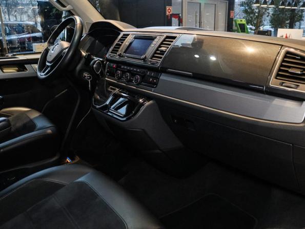 Volkswagen Multivan T6 с пробегом 2018 года, цена 5 200 000 рублей, 74000 км, минивэн, Автокод Объявления