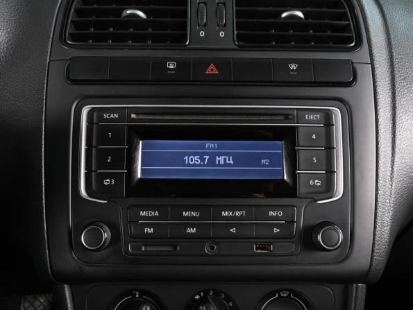 Volkswagen Polo V с пробегом 2015 года, цена 865 000 рублей, 217152 км, седан, Автокод Объявления