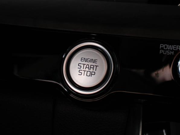 Kia Carnival IV с пробегом 2022 года, цена 4 500 000 рублей, 48035 км, минивэн, Автокод Объявления