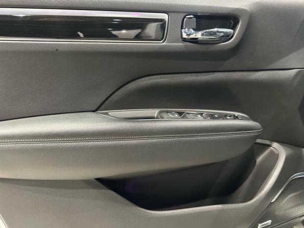 Renault Koleos II с пробегом 2017 года, цена 2 019 000 рублей, 125537 км, внедорожник, Автокод Объявления