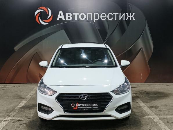 Hyundai Solaris II с пробегом 2018 года, цена 949 000 рублей, 245837 км, седан, Автокод Объявления