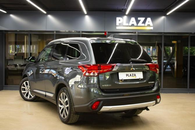 Mitsubishi Outlander III Рестайлинг 2 с пробегом 2017 года, цена 1 879 000 рублей, 159848 км, внедорожник, Автокод Объявления