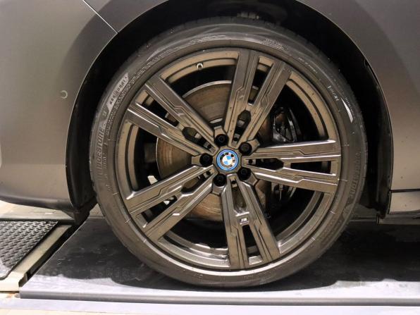 BMW i7 с пробегом 2022 года, цена 13 890 000 рублей, 17583 км, седан, Автокод Объявления