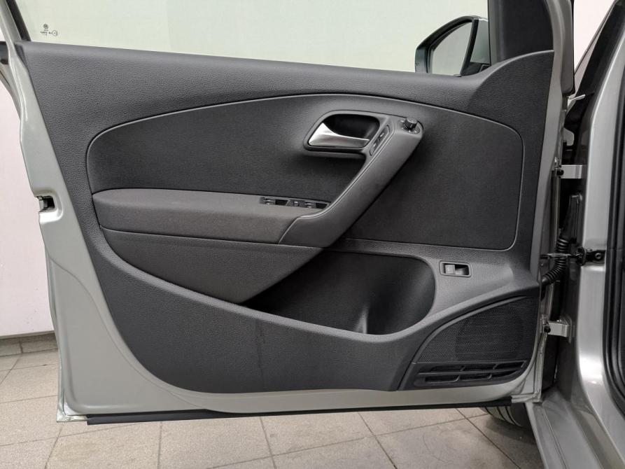 Volkswagen Polo V Рестайлинг Москва  - изображение 19