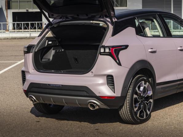 Lynk &amp; Co 06 I с пробегом 2023 года, цена 2 099 000 рублей, 3300 км, внедорожник, Автокод Объявления