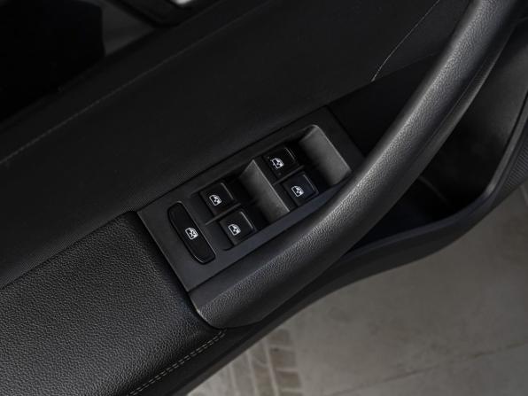Skoda Rapid I Рестайлинг с пробегом 2018 года, цена 900 000 рублей, 200453 км, лифтбек, Автокод Объявления