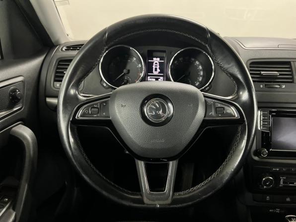 Skoda Yeti I Рестайлинг с пробегом 2015 года, цена 1 140 000 рублей, 241785 км, внедорожник, Автокод Объявления