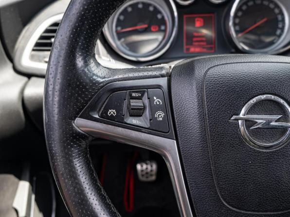 Opel Astra J Рестайлинг с пробегом 2013 года, цена 860 000 рублей, 281683 км, хэтчбек, Автокод Объявления