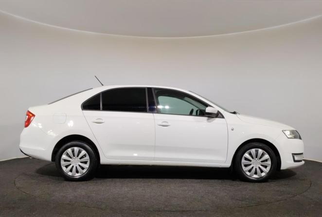 Skoda Rapid I с пробегом 2014 года, цена 890 000 рублей, 216562 км, лифтбек, Автокод Объявления