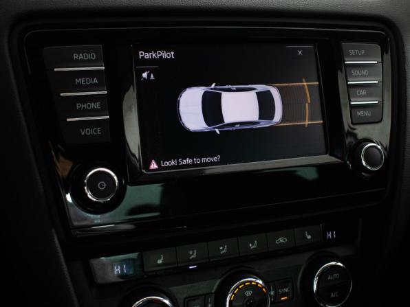 Skoda Octavia III (A7) с пробегом 2016 года, цена 1 627 000 рублей, 124407 км, лифтбек, Автокод Объявления