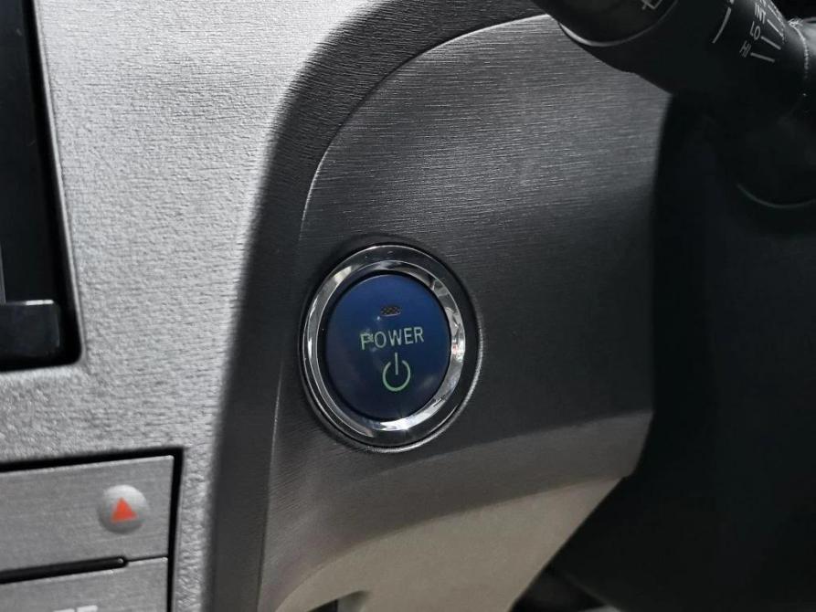Toyota Prius III Рестайлинг (XW30) Барнаул  - изображение 29