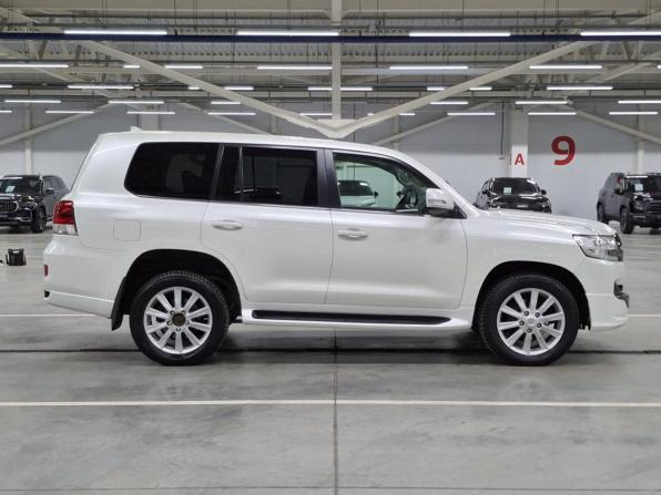Toyota Land Cruiser 200 Series Рестайлинг 2 с пробегом 2018 года, цена 6 200 000 рублей, 190020 км, внедорожник, Автокод Объявления