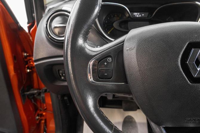 Renault Kaptur I с пробегом 2016 года, цена 1 359 000 рублей, 139800 км, внедорожник, Автокод Объявления
