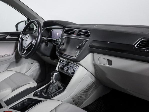 Volkswagen Tiguan II с пробегом 2020 года, цена 3 690 000 рублей, 88926 км, внедорожник, Автокод Объявления