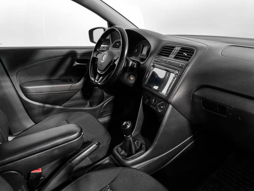 Volkswagen Polo V Рестайлинг Санкт-Петербург  - изображение 13