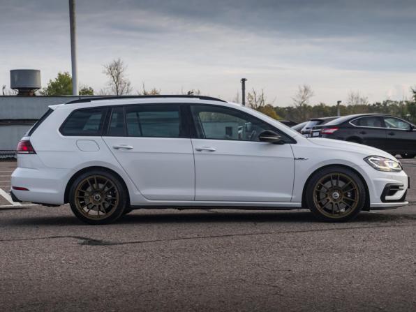 Volkswagen Golf R VII Рестайлинг с пробегом 2020 года, цена 3 698 000 рублей, 77900 км, универсал, Автокод Объявления