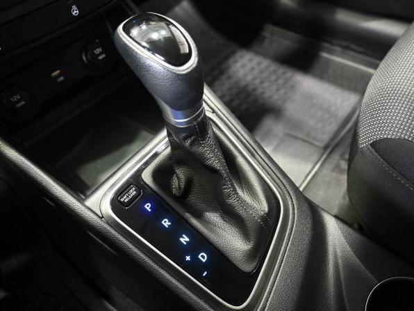Hyundai Solaris II Рестайлинг с пробегом 2021 года, цена 1 729 900 рублей, 76000 км, седан, Автокод Объявления
