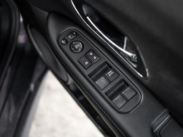 Honda Vezel I с пробегом 2014 года, цена 1 430 500 рублей, 147136 км, внедорожник, Автокод Объявления