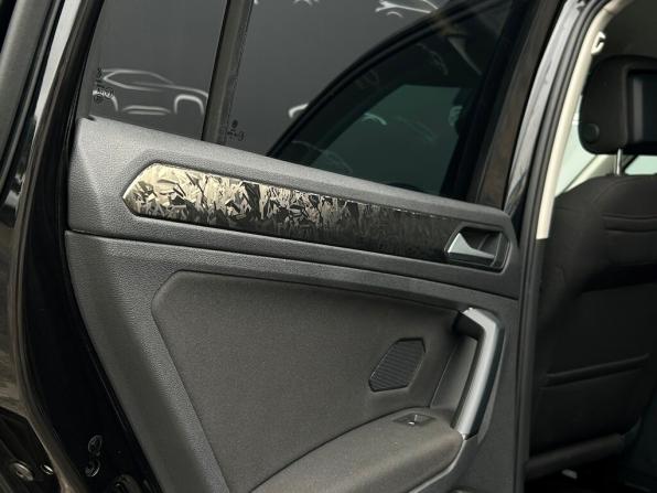 Volkswagen Tiguan II Рестайлинг с пробегом 2021 года, цена 2 541 600 рублей, 80105 км, внедорожник, Автокод Объявления