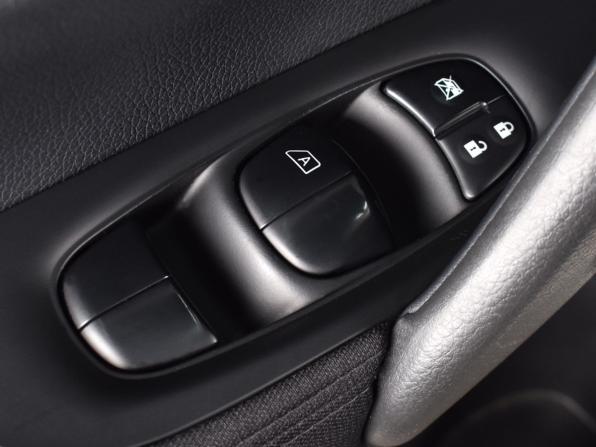 Nissan Qashqai II с пробегом 2018 года, цена 1 669 995 рублей, 157895 км, внедорожник, Автокод Объявления