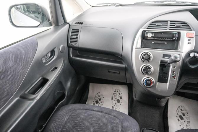 Toyota Ractis I с пробегом 2006 года, цена 629 000 рублей, 174000 км, хэтчбек, Автокод Объявления