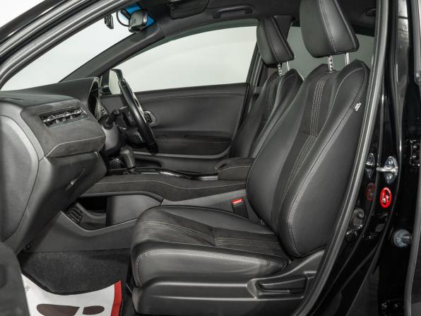 Honda Vezel I Рестайлинг с пробегом 2020 года, цена 2 100 000 рублей, 52550 км, внедорожник, Автокод Объявления