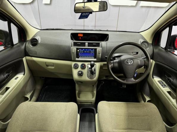 Toyota Passo Sette с пробегом 2009 года, цена 629 000 рублей, 306195 км, компактвэн, Автокод Объявления