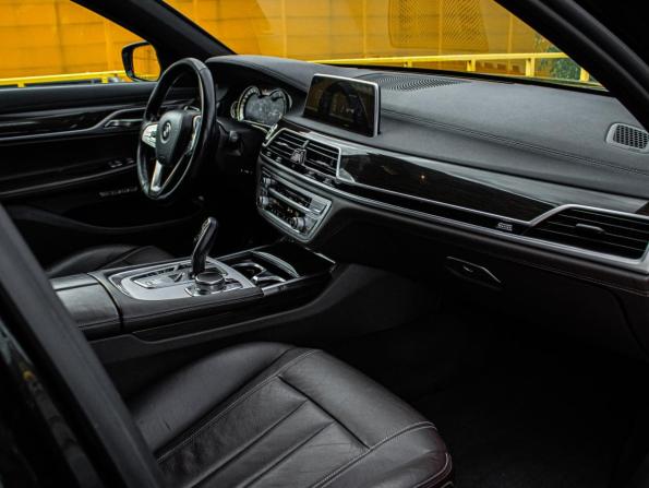 BMW 7 серии VI (G11/G12) с пробегом 2016 года, цена 2 449 000 рублей, 209364 км, седан, Автокод Объявления