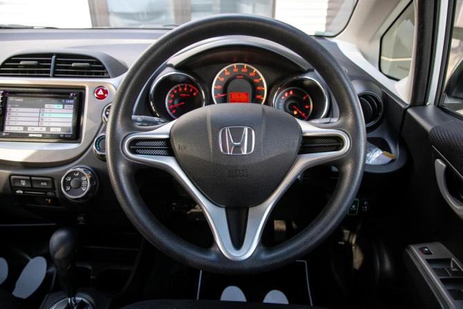 Honda Fit II с пробегом 2011 года, цена 800 000 рублей, 88000 км, хэтчбек, Автокод Объявления